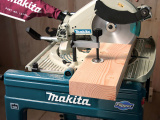 Пила торцовочная Makita LF 1000 0