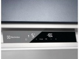Встраиваемый холодильник Electrolux RNT8TE18S 0