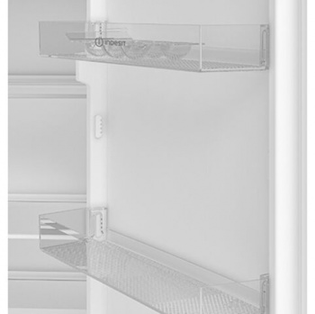 Холодильник Indesit IBH 18