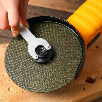 Угловая шлифовальная машина Deko DKAG1500-150 063-4299