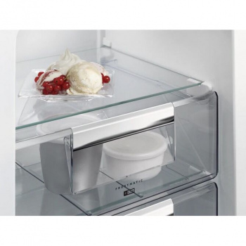 Встраиваемый холодильник AEG SCR418F3LS